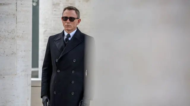 REVIEW James Bond Spectre, Saatnya Berpisah dengan Daniel Craig?